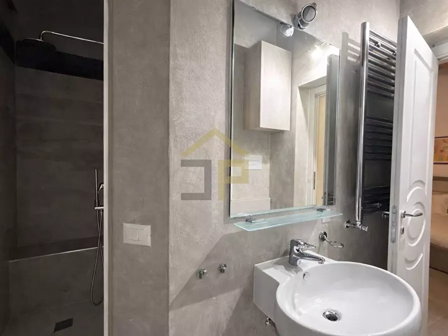 Immagine 14 di Appartamento in affitto  in Piazza Teatro Santa Cecilia 12 a Palermo