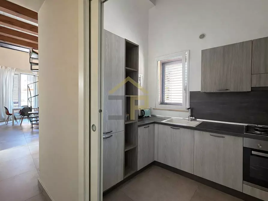 Immagine 6 di Appartamento in vendita  in Piazza Teatro Santa Cecilia 12 a Palermo