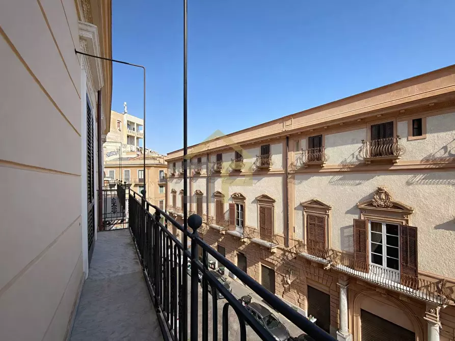 Immagine 16 di Appartamento in vendita  in Piazza Teatro Santa Cecilia 12 a Palermo