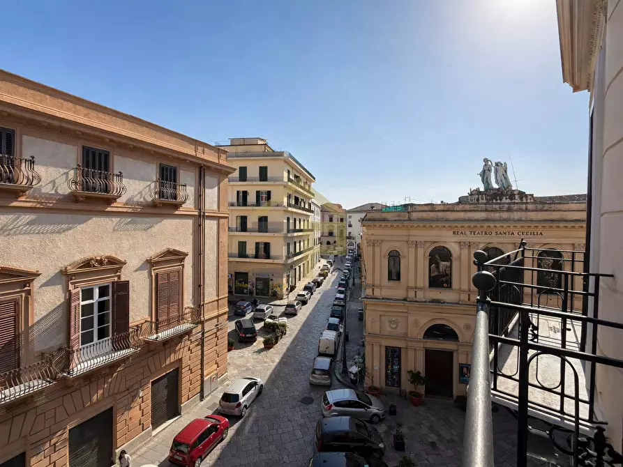 Immagine 17 di Appartamento in vendita  in Piazza Teatro Santa Cecilia 12 a Palermo