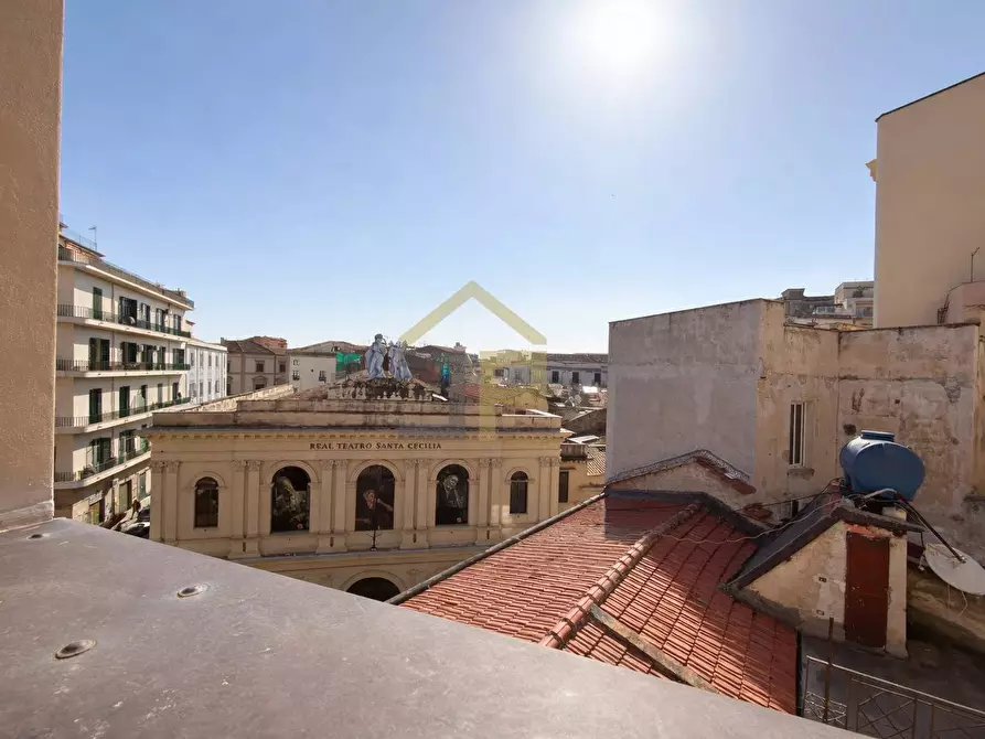 Immagine 19 di Appartamento in vendita  in Piazza Teatro Santa Cecilia 12 a Palermo