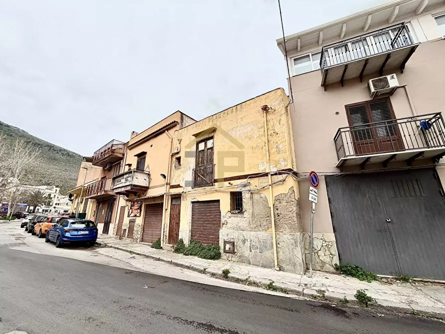Immagine 3 di Casa indipendente in vendita  in Piazza Mandorle 21 a Palermo