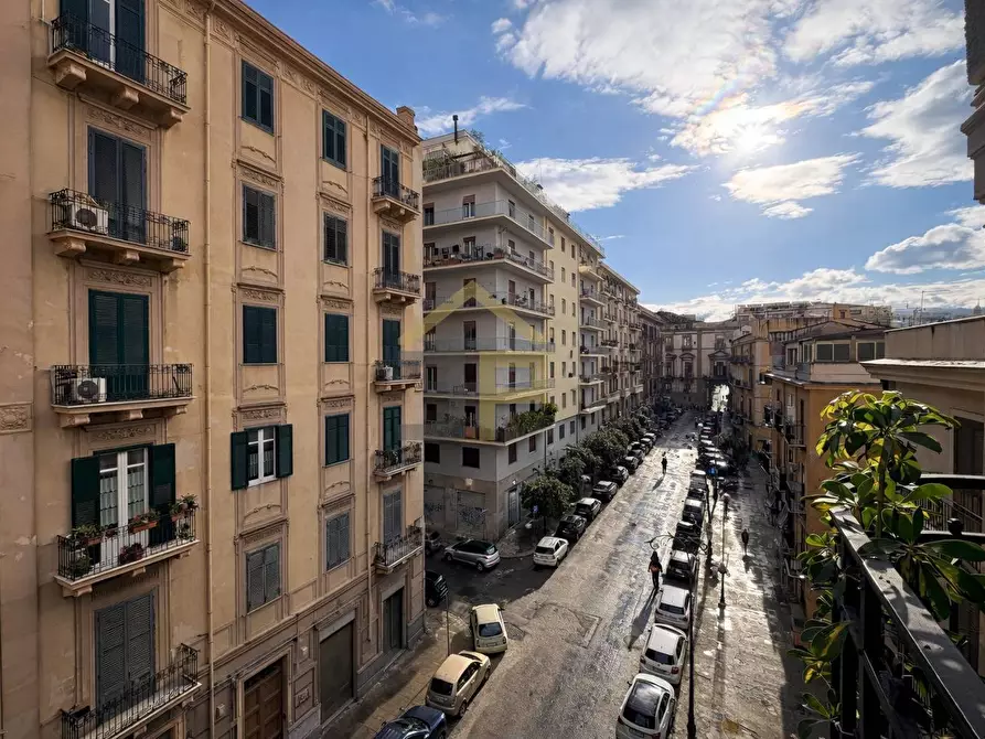 Immagine 3 di Appartamento in vendita  in Via Fratelli Di Benedetto 12 a Palermo