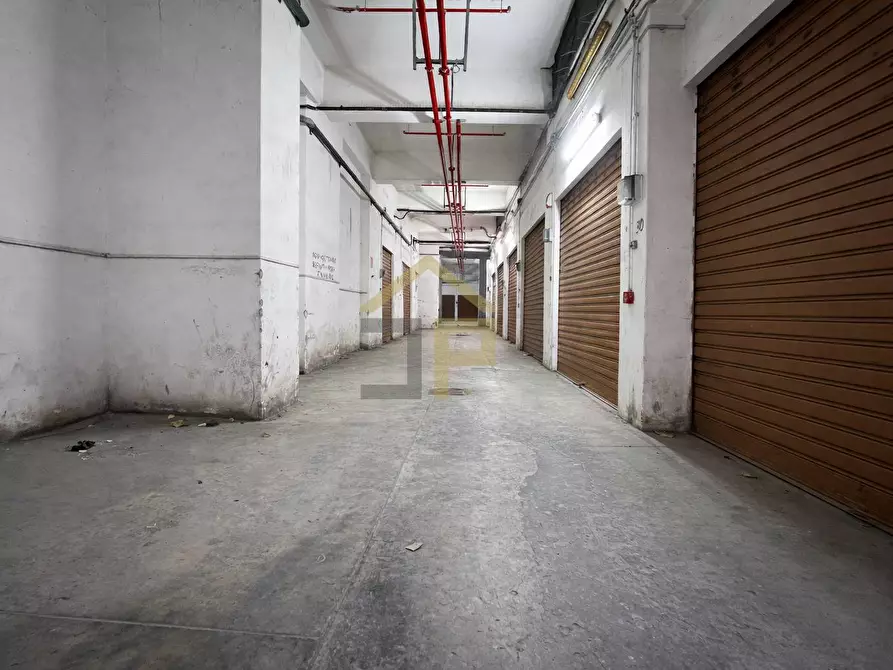 Immagine 2 di Magazzino in vendita  in Via Ammiraglio Rizzo 64 a Palermo