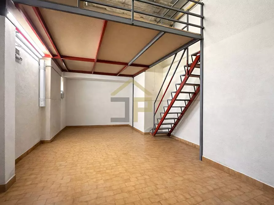 Immagine 4 di Magazzino in vendita  in Via Ammiraglio Rizzo 64 a Palermo