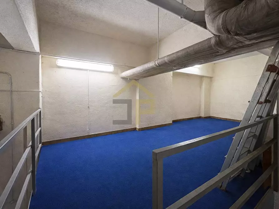 Immagine 5 di Magazzino in vendita  in Via Ammiraglio Rizzo 64 a Palermo