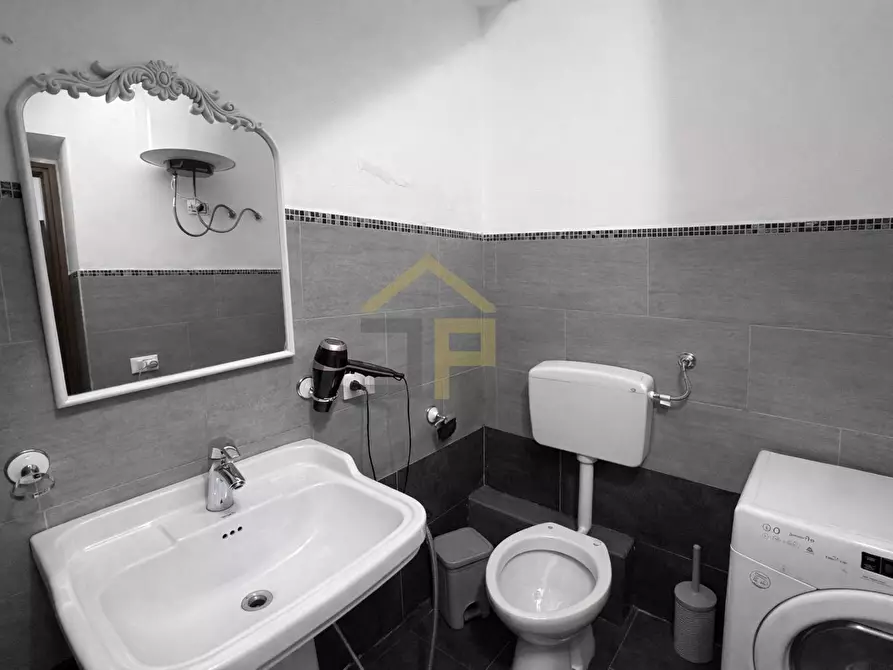 Immagine 12 di Appartamento in vendita  in VICOLO PRIMO LUNGO 6 a Palermo