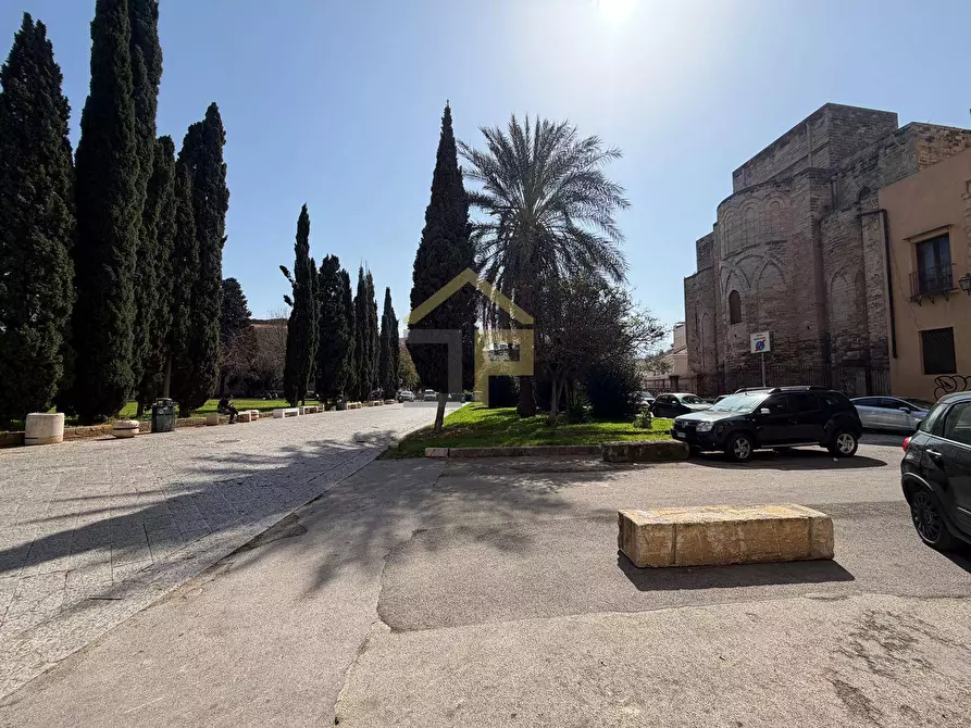 Immagine 10 di Appartamento in vendita  in Piazza Magione 22 a Palermo