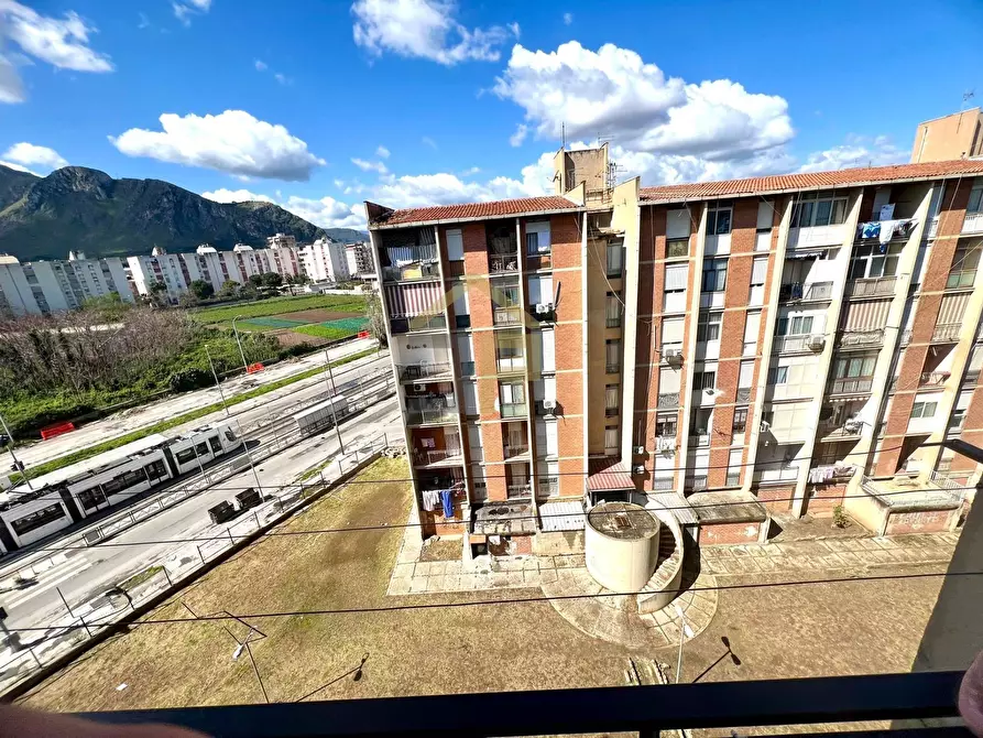 Immagine 13 di Appartamento in vendita  in Passaggio De Felice Giuffrida 9 a Palermo