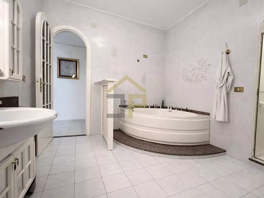 Immagine 12 di Appartamento in vendita  in Via Colomba 42 a Palermo