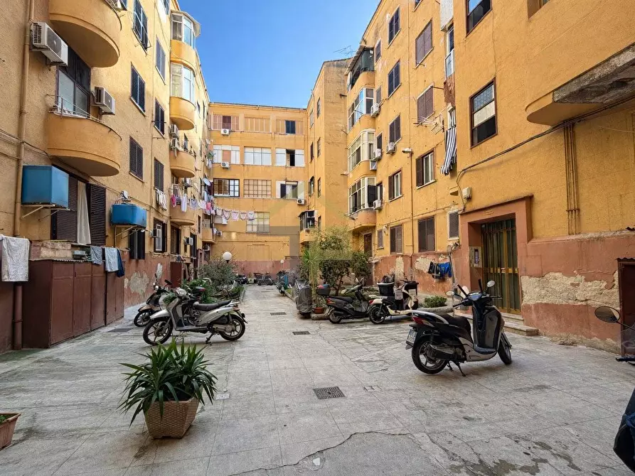 Immagine 9 di Appartamento in vendita  in Piazza Alessandro Vanni 1 a Palermo