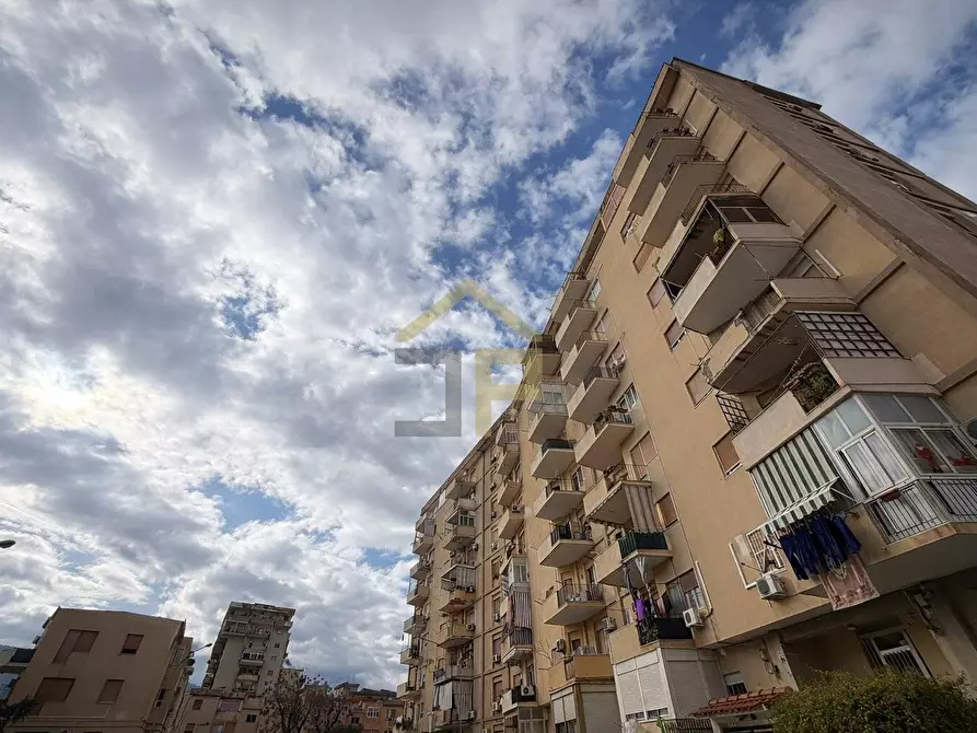 Immagine 21 di Appartamento in vendita  in Piazzale Fratelli Sant'anna 9 a Palermo