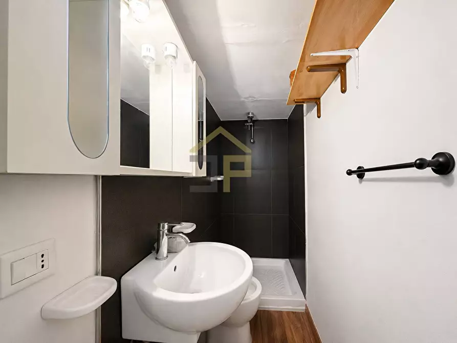 Immagine 11 di Appartamento in vendita  in Via Maqueda 58 a Palermo