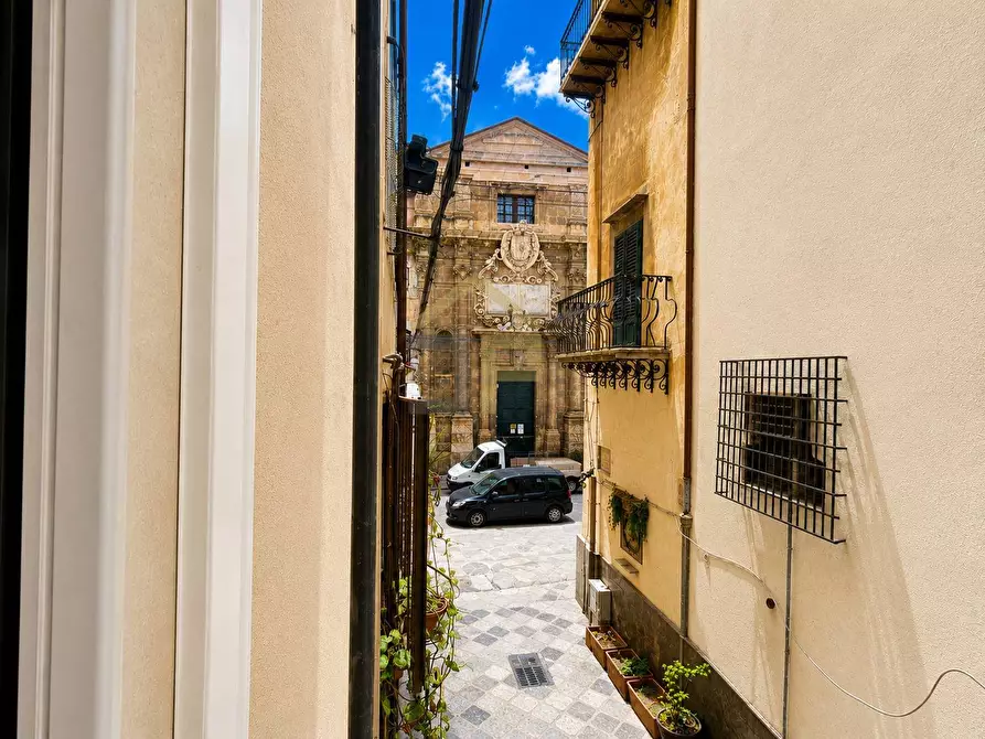 Immagine 10 di Appartamento in vendita  in Via Maqueda 58 a Palermo