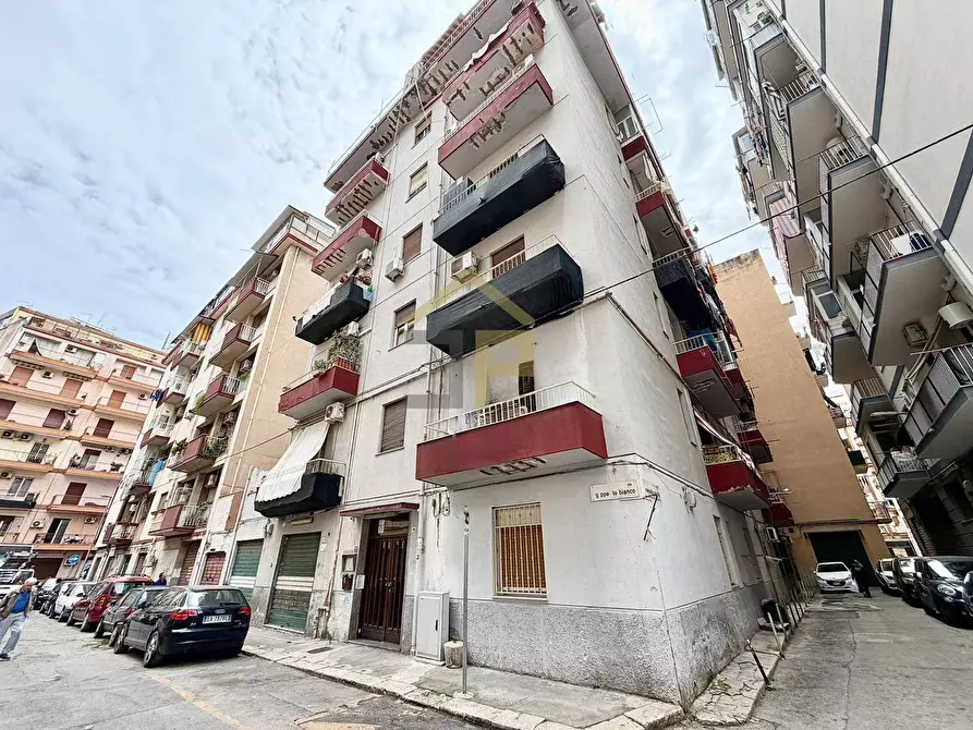 Immagine 1 di Appartamento in vendita  in Via Giuseppe Lo Bianco 18 a Palermo