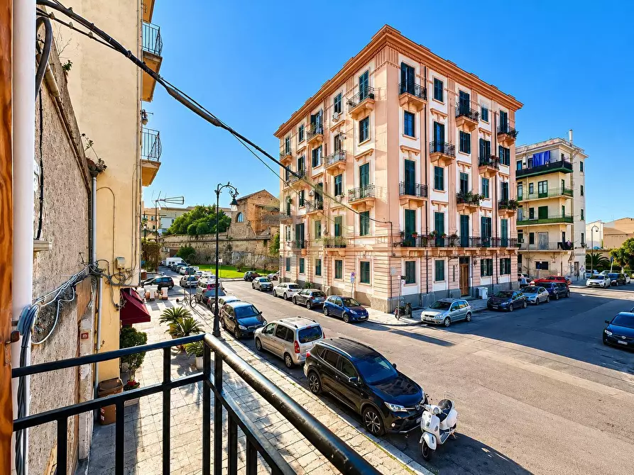 Immagine 3 di Palazzo in vendita  in Gaetano Filangeri 16 a Palermo