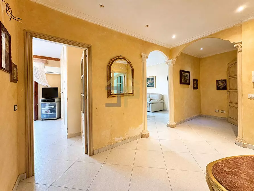 Immagine 7 di Palazzo in vendita  in Gaetano Filangeri 16 a Palermo