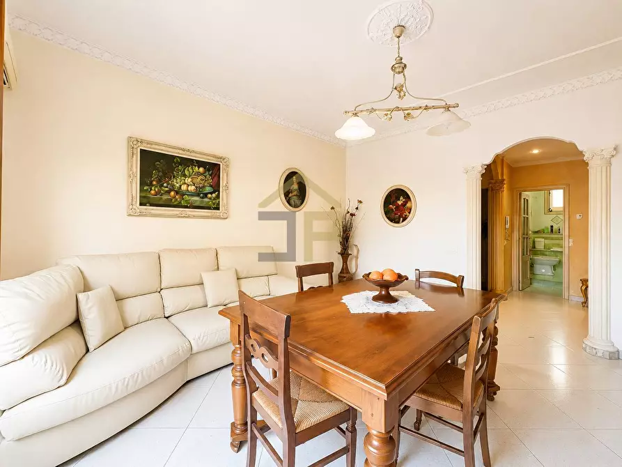 Immagine 6 di Palazzo in vendita  in Gaetano Filangeri 16 a Palermo