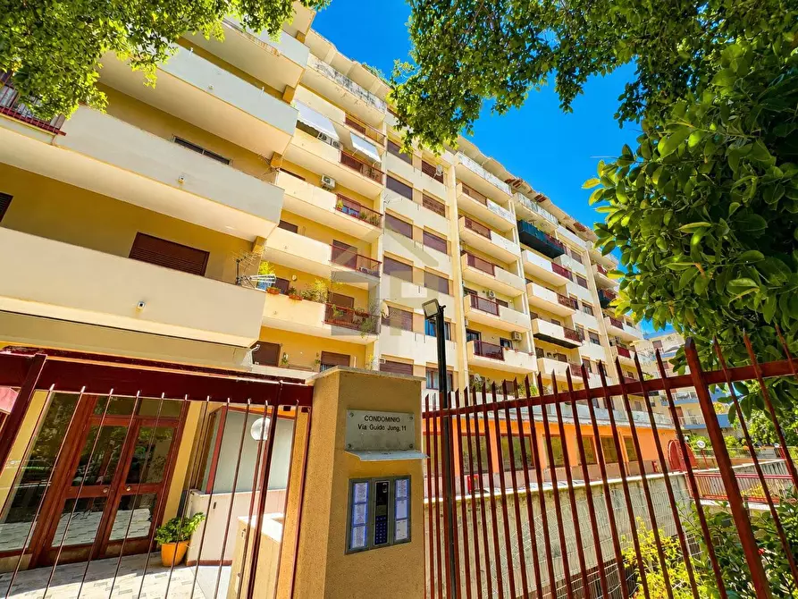Immagine 1 di Appartamento in vendita  in Via Guido Jung 11 a Palermo