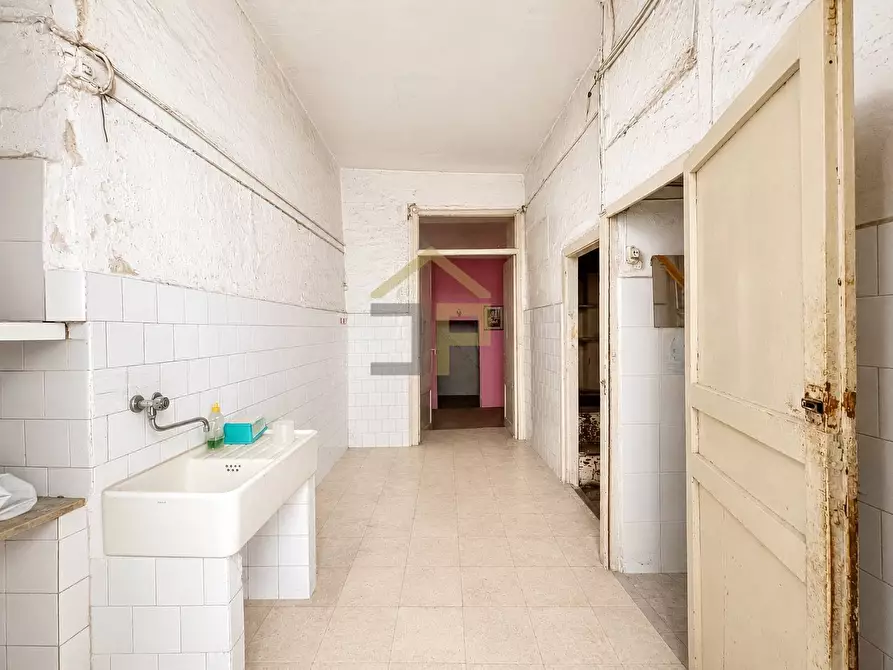Immagine 30 di Appartamento in vendita  in Via Orologio 35 a Palermo