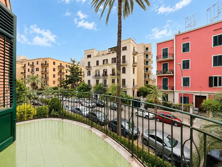 Immagine 16 di Appartamento in vendita  in Viale Regina Margherita 36 a Palermo