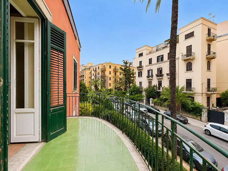 Immagine 17 di Appartamento in vendita  in Viale Regina Margherita 36 a Palermo