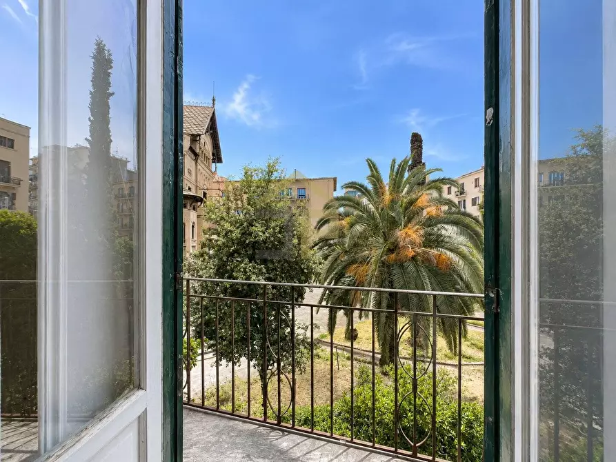 Immagine 1 di Appartamento in vendita  in Viale Regina Margherita 36 a Palermo