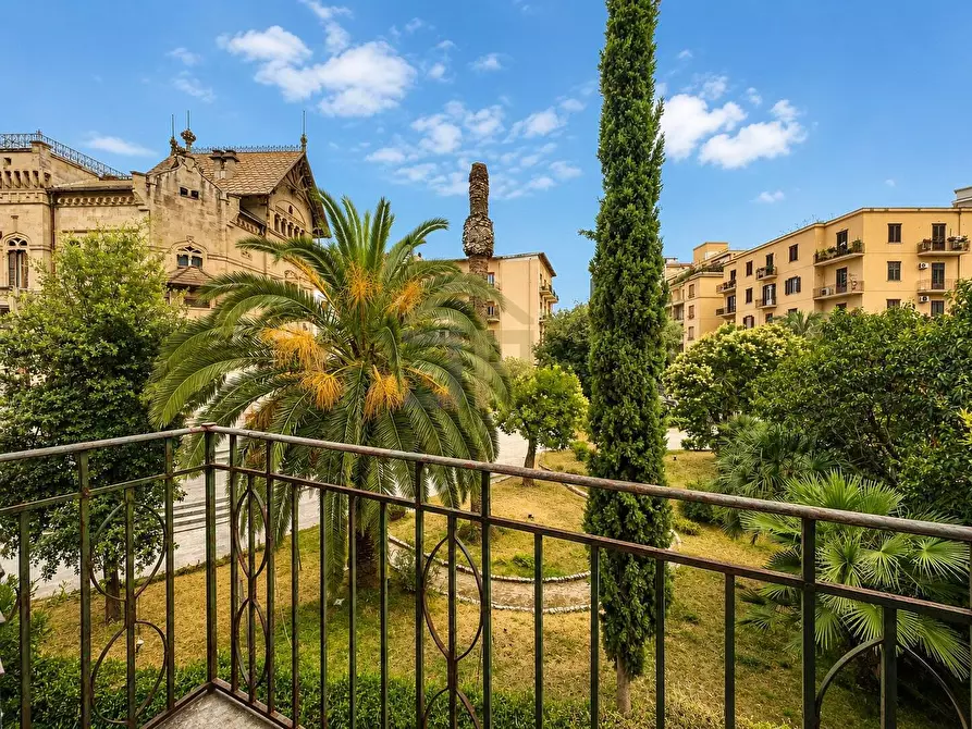 Immagine 32 di Appartamento in vendita  in Viale Regina Margherita 36 a Palermo