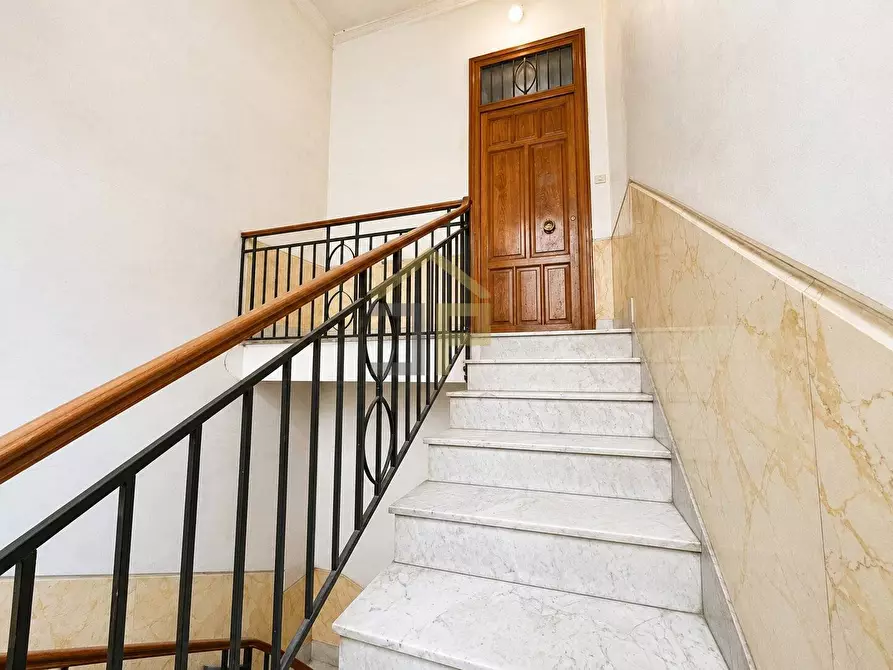 Immagine 7 di Appartamento in vendita  in Viale Regina Margherita 36 a Palermo