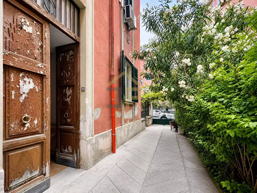 Immagine 4 di Appartamento in vendita  in Viale Regina Margherita 36 a Palermo