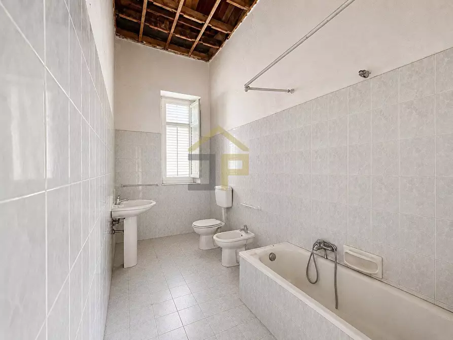 Immagine 50 di Appartamento in vendita  in Viale Regina Margherita 36 a Palermo