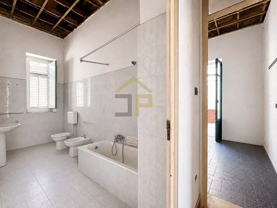 Immagine 49 di Appartamento in vendita  in Viale Regina Margherita 36 a Palermo