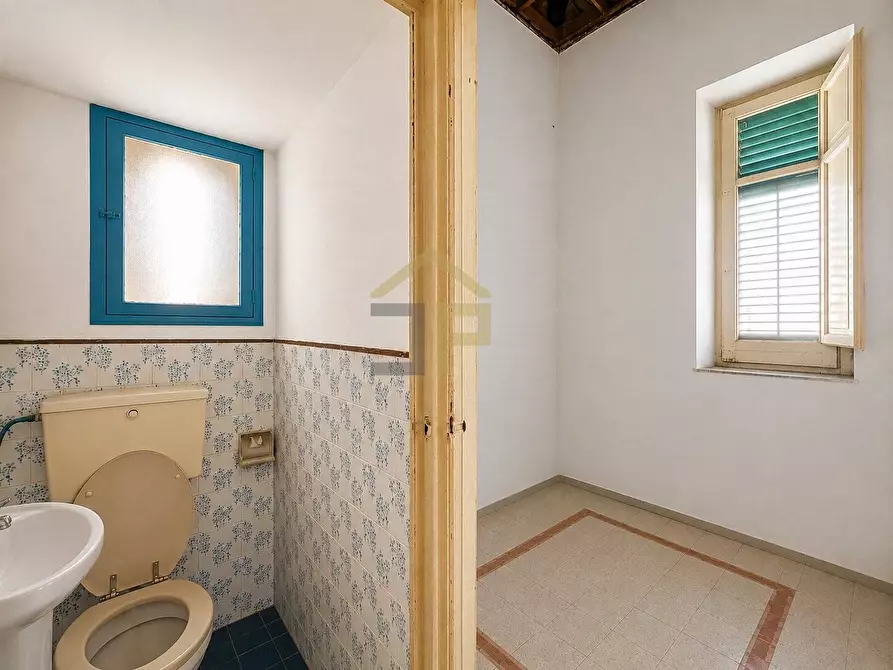 Immagine 48 di Appartamento in vendita  in Viale Regina Margherita 36 a Palermo