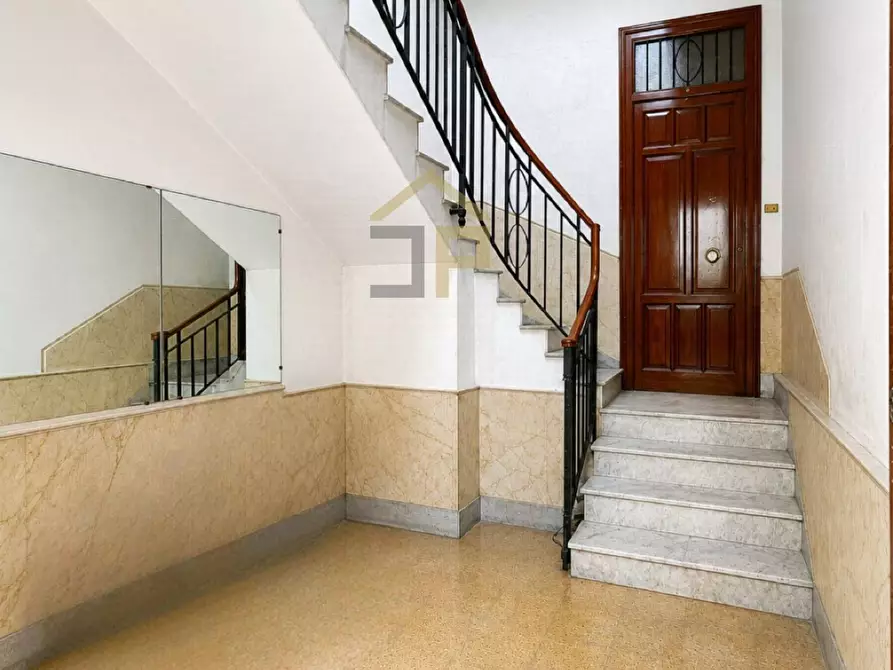 Immagine 5 di Appartamento in vendita  in Viale Regina Margherita 36 a Palermo