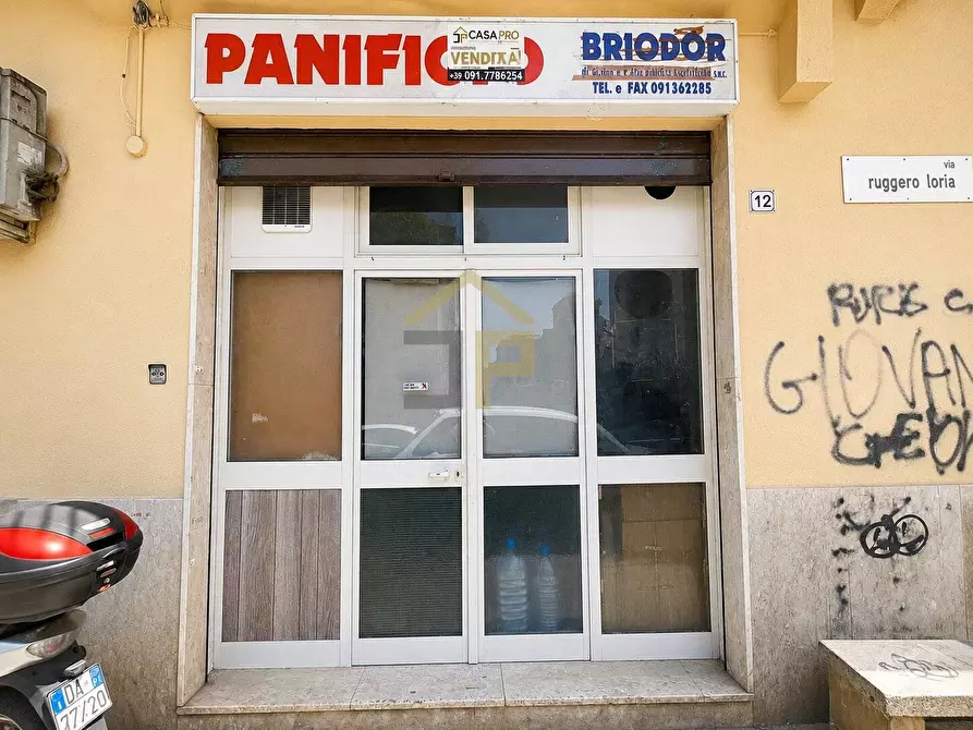 Immagine 1 di Locale commerciale in vendita  in Via Ruggero Loria 12 a Palermo