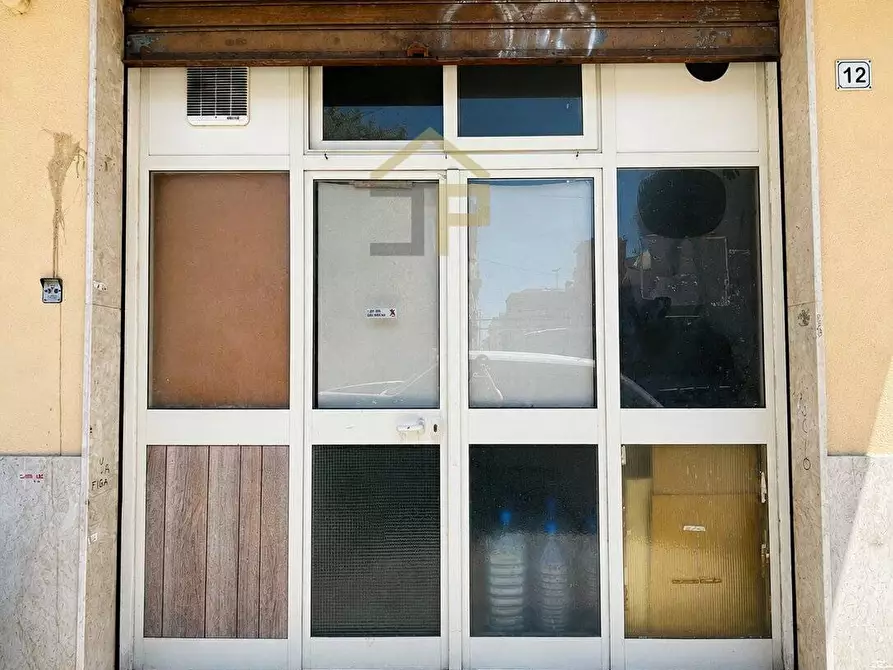 Immagine 2 di Locale commerciale in vendita  in Via Ruggero Loria 12 a Palermo