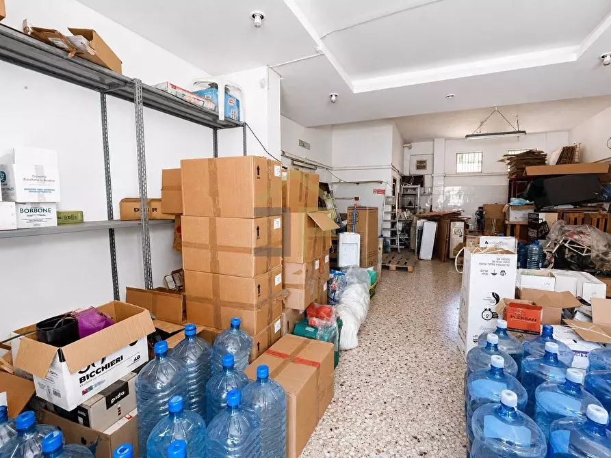 Immagine 8 di Locale commerciale in vendita  in Via Ruggero Loria 12 a Palermo