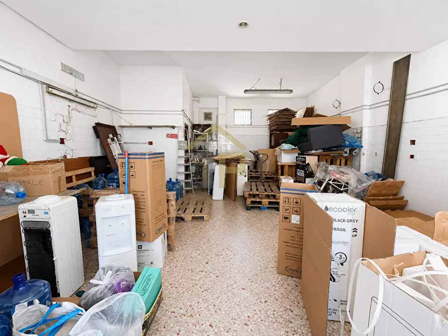 Immagine 9 di Locale commerciale in vendita  in Via Ruggero Loria 12 a Palermo