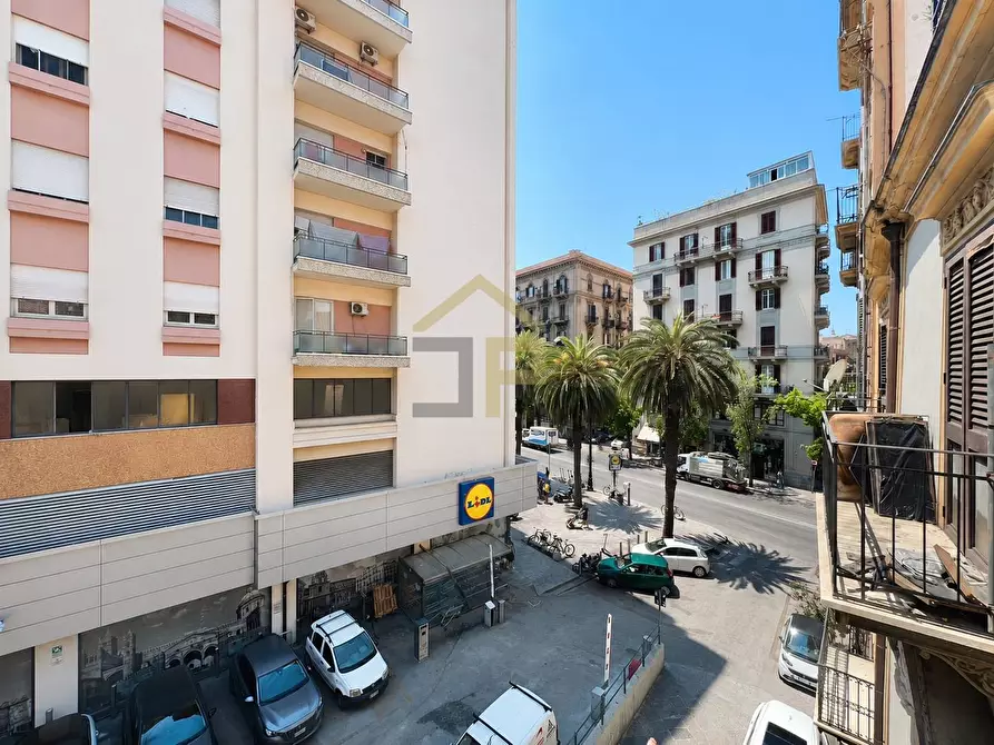 Immagine 13 di Appartamento in vendita  in Via Divisi 45 a Palermo