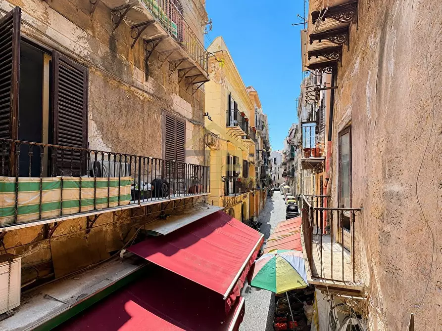 Immagine 8 di Appartamento in vendita  in Piazza Degli Aragonesi 38 a Palermo