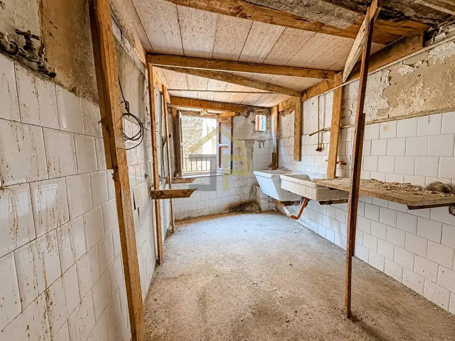 Immagine 4 di Appartamento in vendita  in Piazza Degli Aragonesi 38 a Palermo
