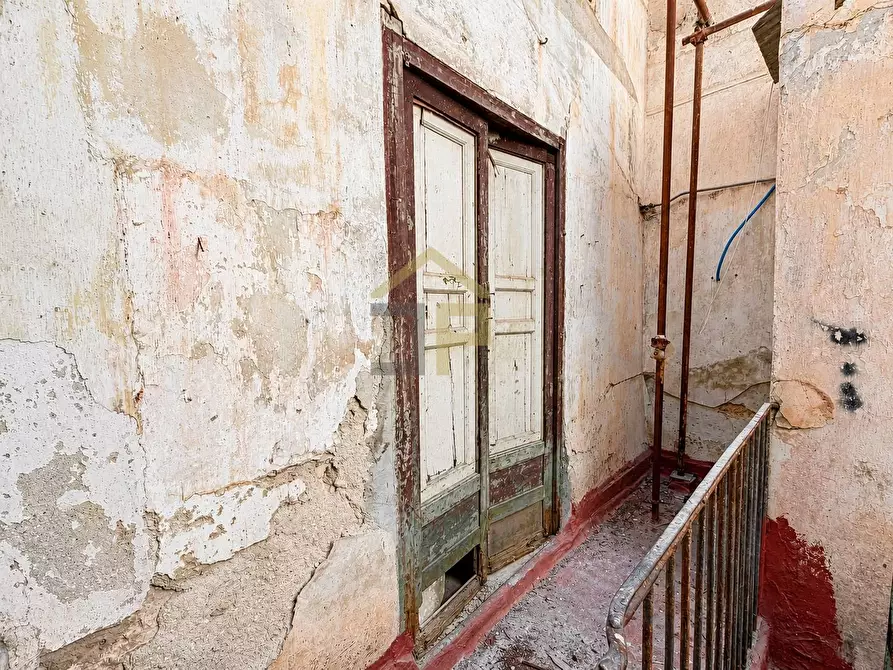 Immagine 10 di Appartamento in vendita  in Piazza Degli Aragonesi 38 a Palermo