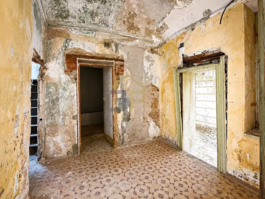 Immagine 6 di Appartamento in vendita  in Piazza Degli Aragonesi 38 a Palermo