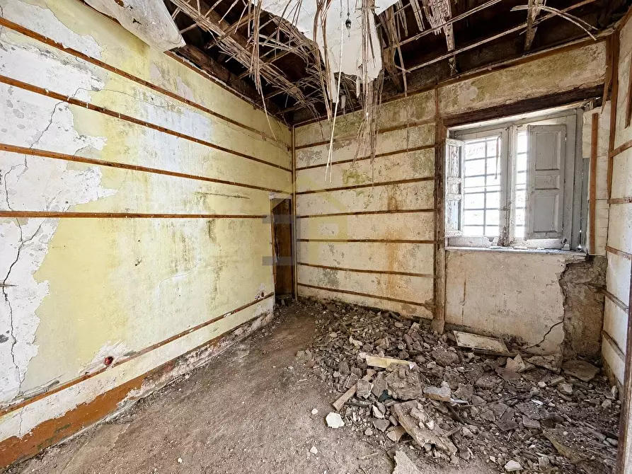Immagine 8 di Appartamento in vendita  in Piazza Degli Aragonesi 38 a Palermo