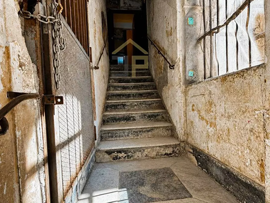 Immagine 9 di Appartamento in vendita  in Piazza Degli Aragonesi 38 a Palermo