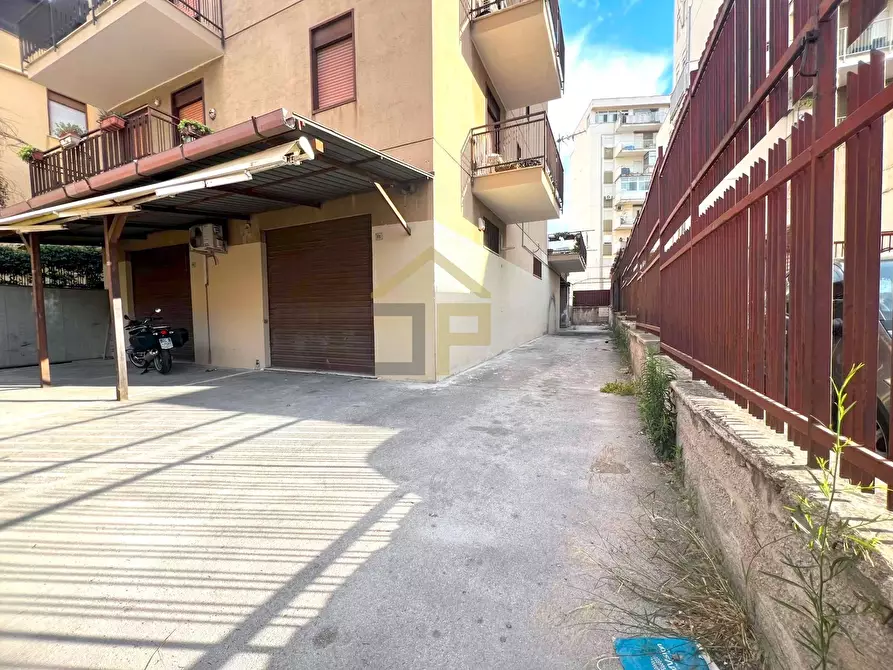 Immagine 12 di Magazzino in vendita  in Corso Dei Mille 895 a Palermo