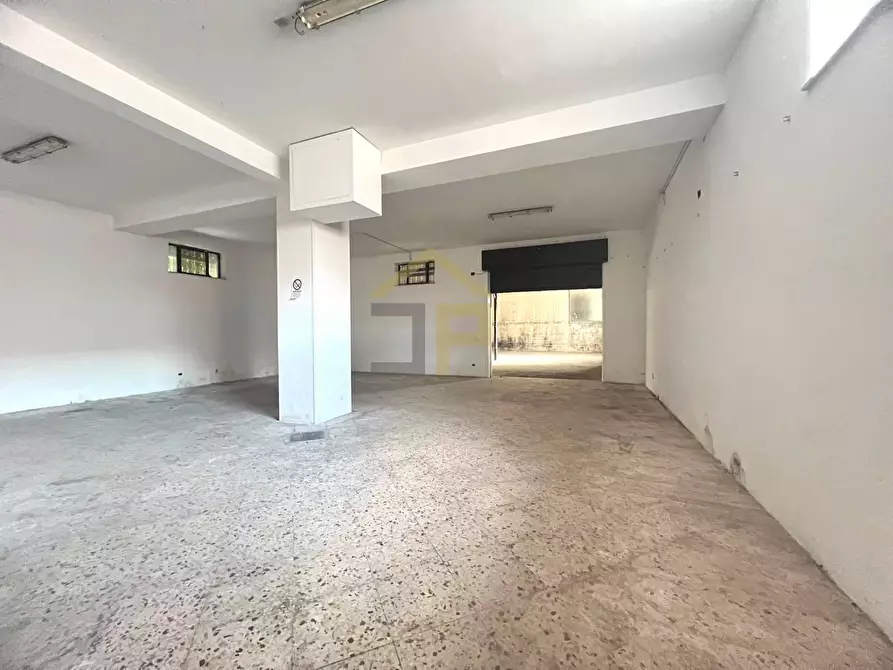 Immagine 22 di Magazzino in vendita  in Corso Dei Mille 895 a Palermo