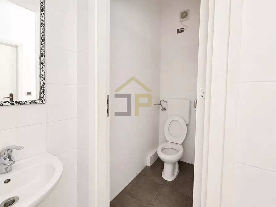 Immagine 15 di Appartamento in vendita  in Via Giuseppe Crispi 167 a Palermo