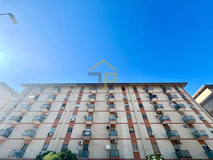 Immagine 1 di Appartamento in vendita  in Via Bronte 15 a Palermo