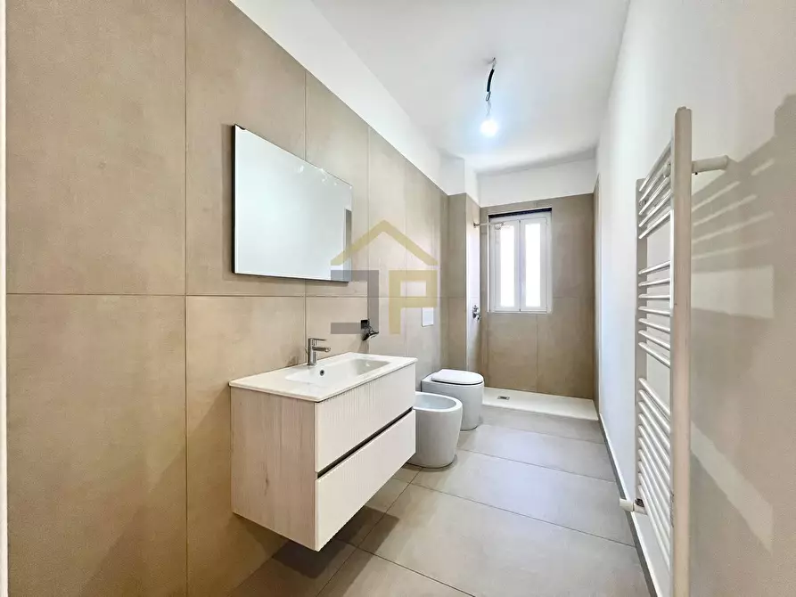 Immagine 30 di Appartamento in vendita  in Via Bronte 15 a Palermo